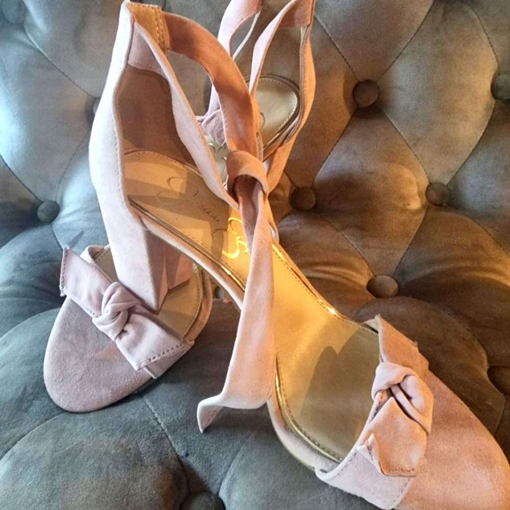 Used light pink Jessica Simpson ankle strap bow detail sandals